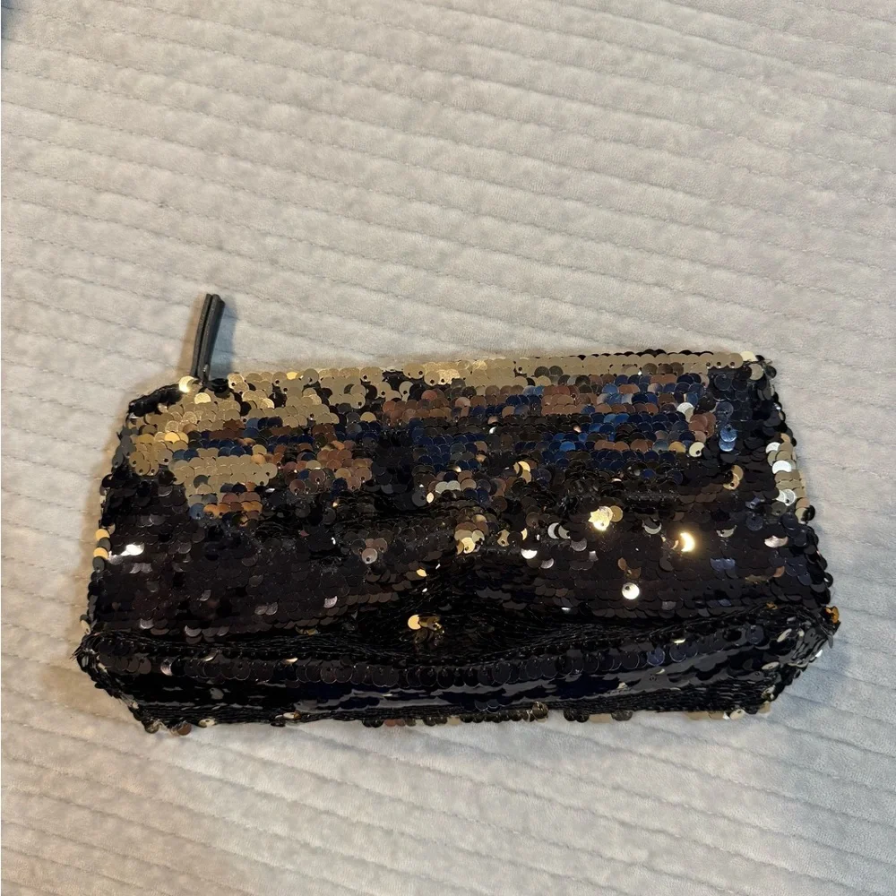 🟡3/$15 DEAL! Victoria's Secret Gold and Black Sequin Cosmetic Bag